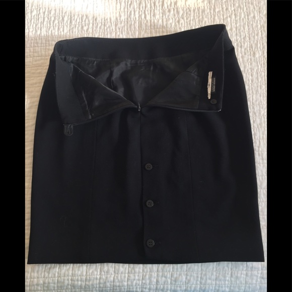 Giorgio Armani black wool miniskirt w/back buttons - Picture 3 of 7